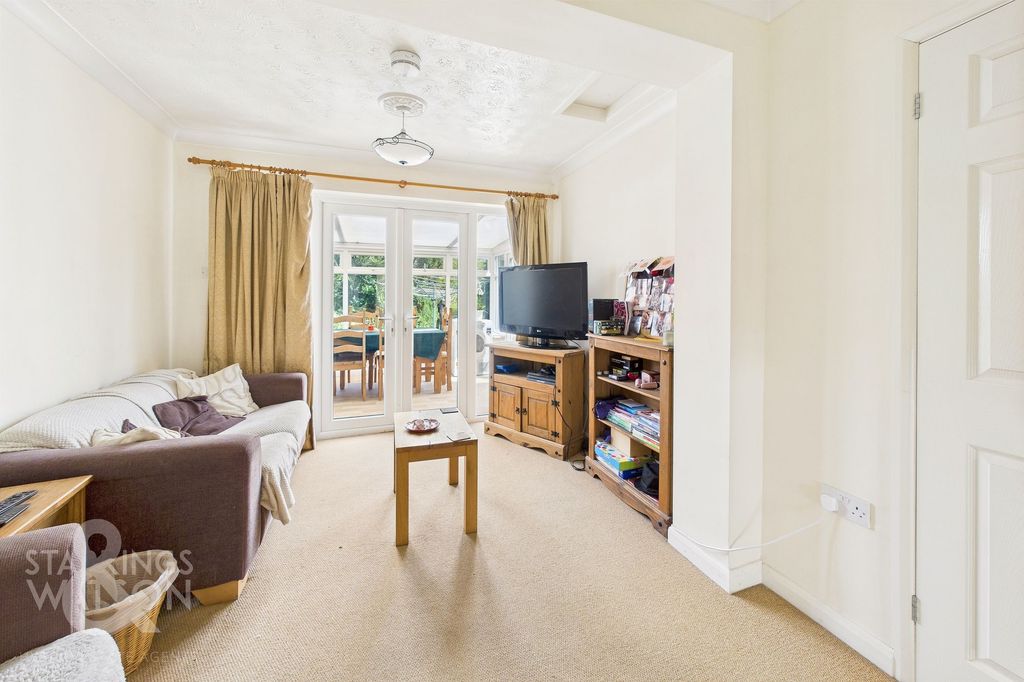 Property photo 2 of 25