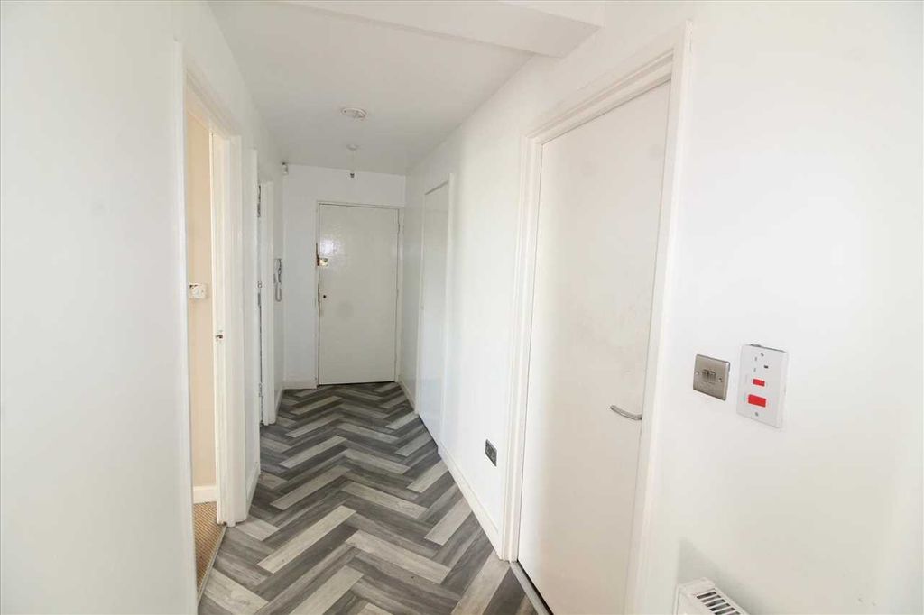Property photo 2 of 8 Hall
