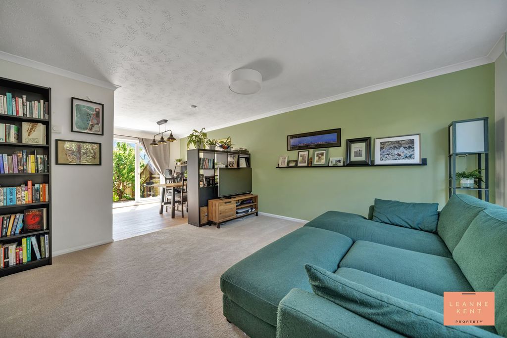 Property photo 2 of 36
