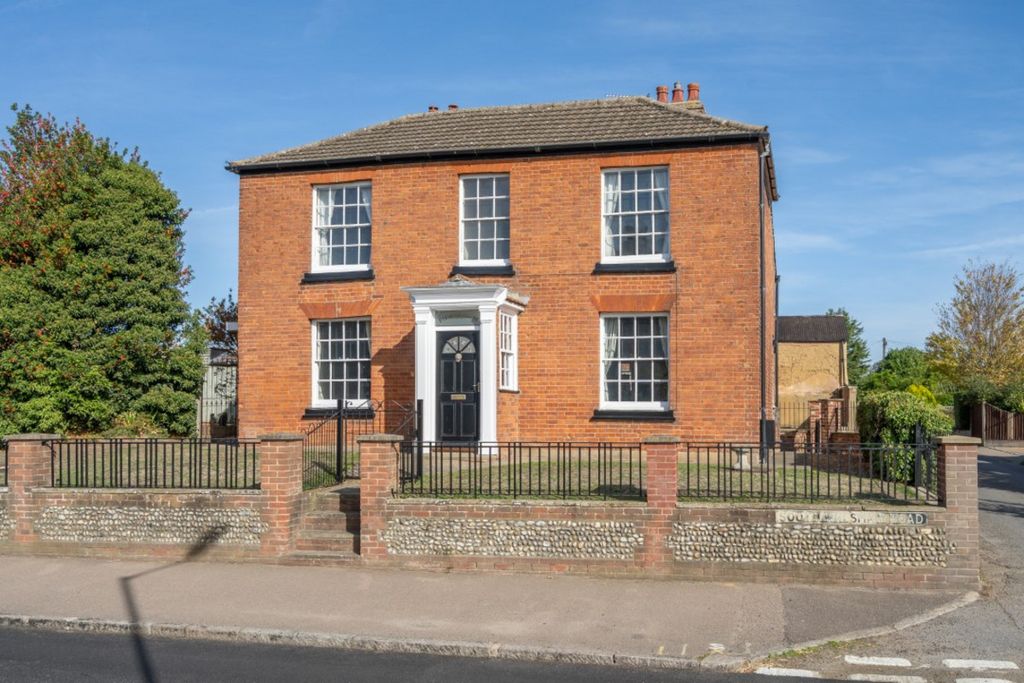 Property photo 1 of 27