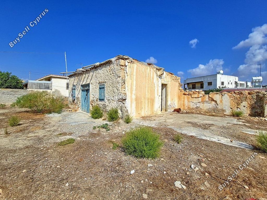 Property photo 3 of 6