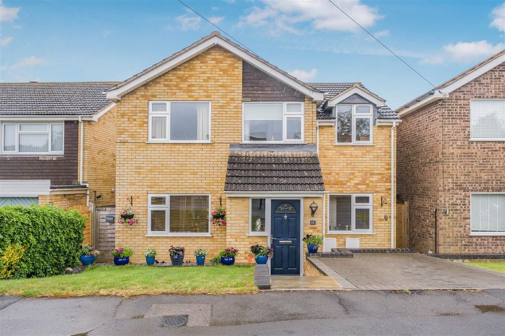 Property photo 1 of 16 15 Ashlade, Middleton Cheney-1.Jpg