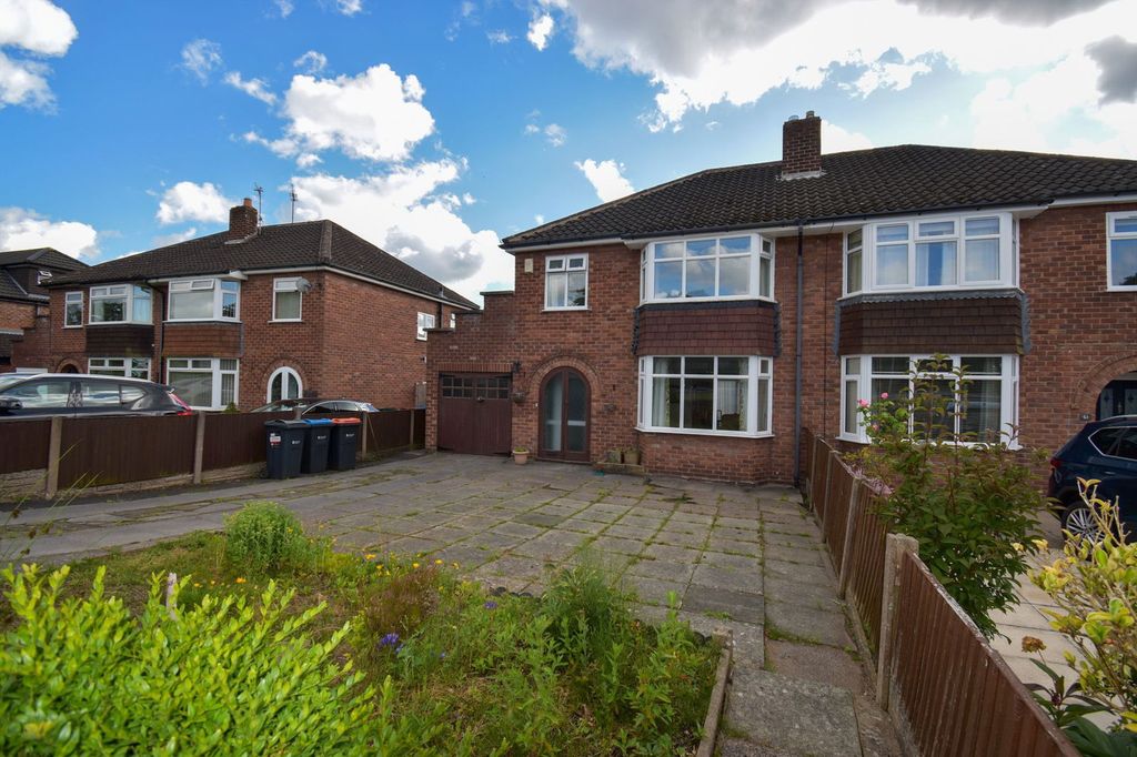Property photo 1 of 28