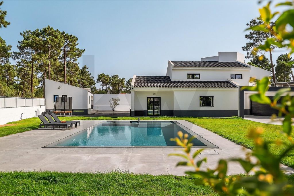 Property photo 2 of 35