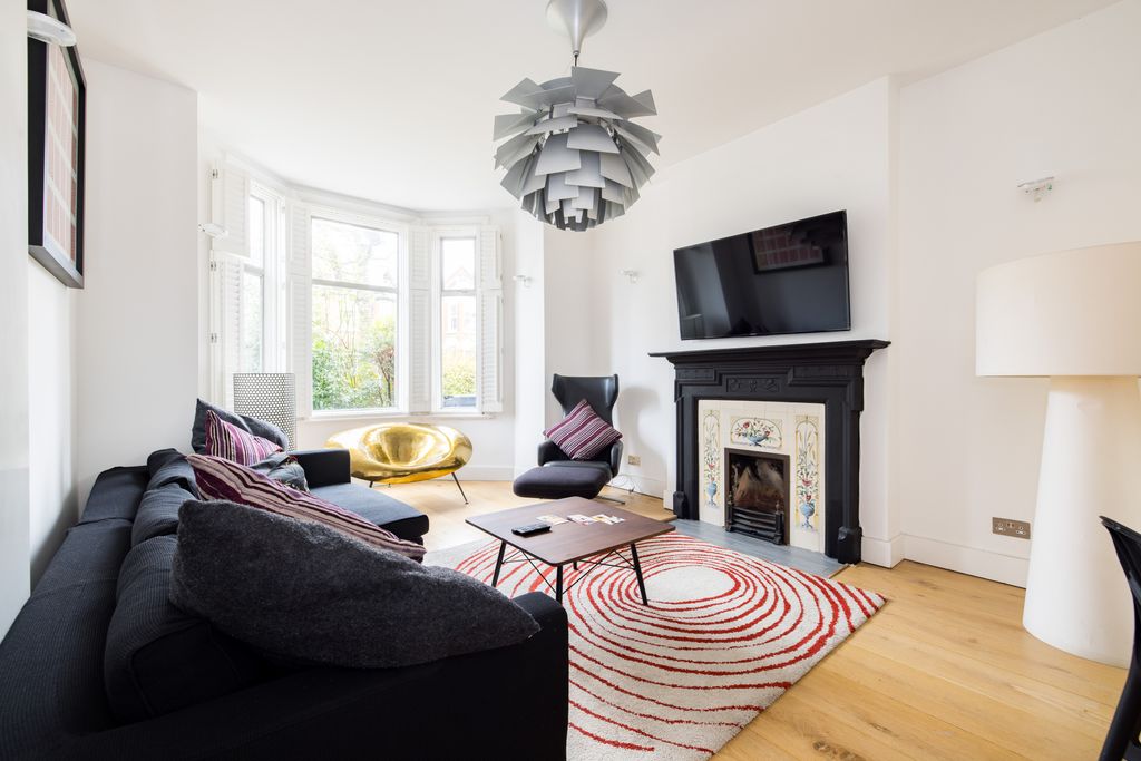 Property photo 1 of 19