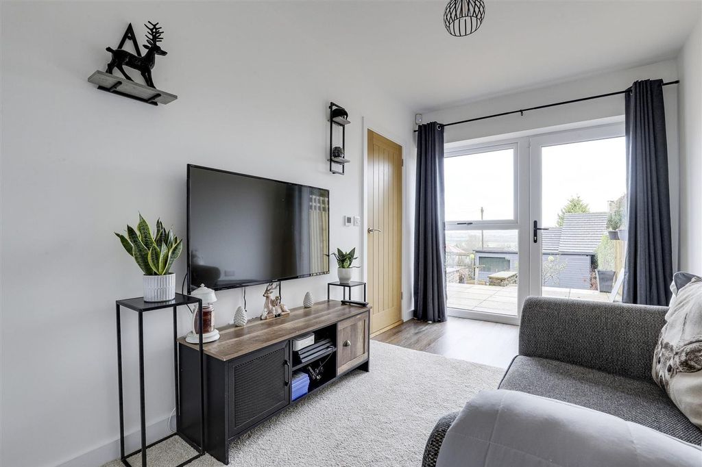 Additional image 11 of 5 bed detached house for salePark Drive, Ilkeston DE7