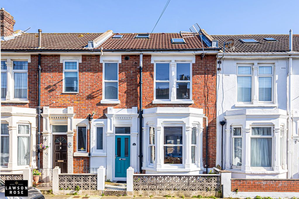 Property photo 1 of 24 .