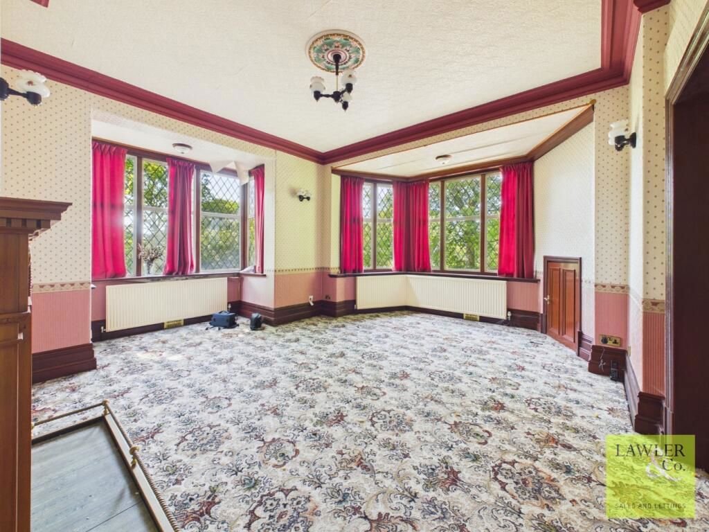 Property photo 2 of 21