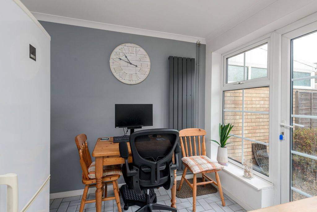 Property photo 3 of 12