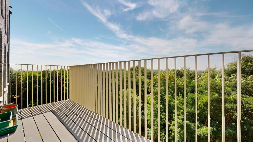 Property photo 3 of 17 66A3701A723Ced6590A16B45_c43304B23F8c4690c21577634