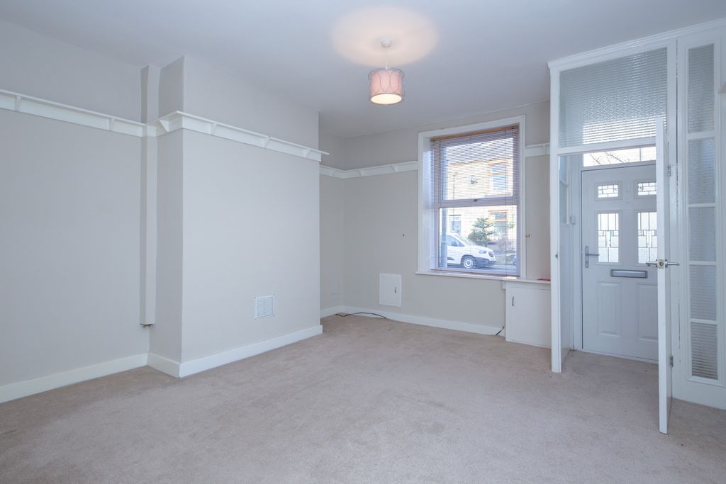 Property photo 2 of 23