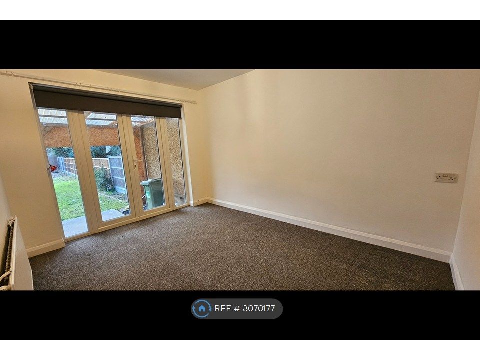 Property photo 3 of 12 Dining Room