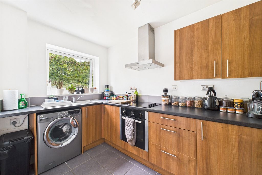 Property photo 2 of 5 Picture No. 10