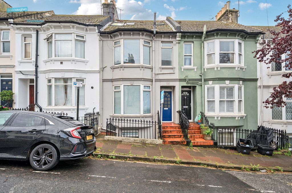 Property photo 1 of 12 d575d436-5E29-47d...