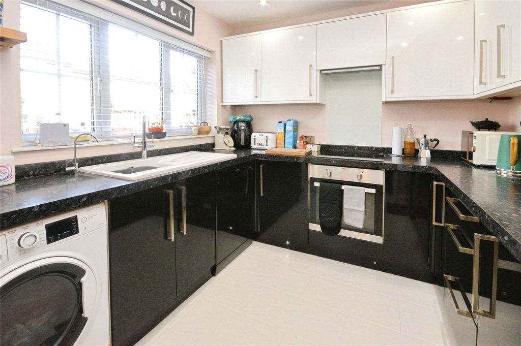 Property photo 2 of 18 Picture No. 20