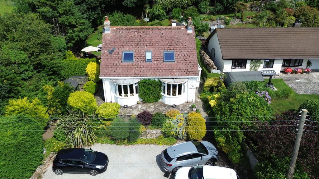 Property photo 2 of 27