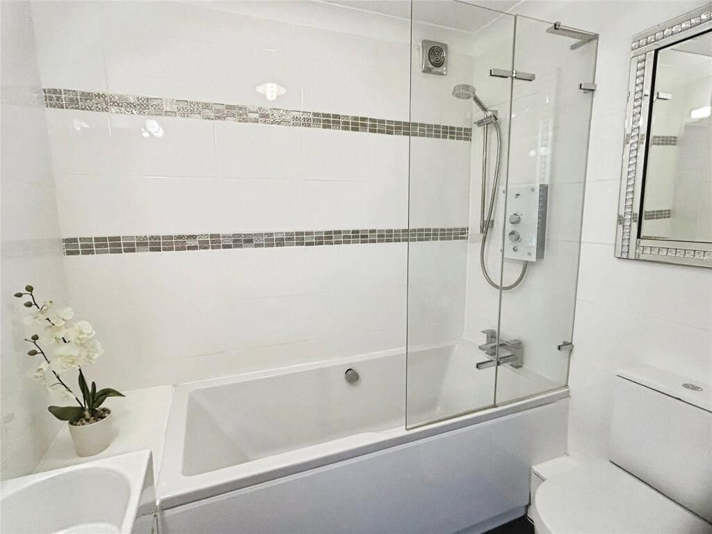 Property photo 2 of 15 Forest Dene Bathroom.Jpeg