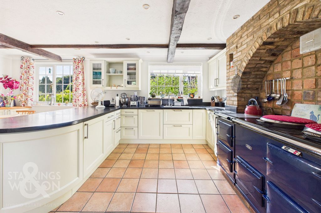 Property photo 2 of 68