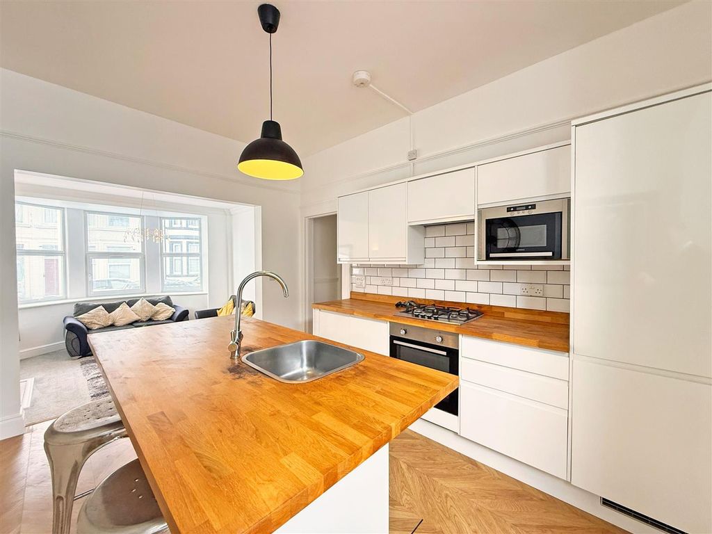 Property photo 3 of 11 Whittington Street 68 - Kitchen Front.Jpg
