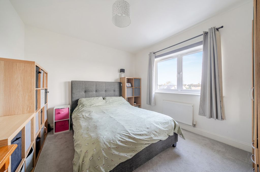 Property photo 2 of 11 1401916-9-698c632...