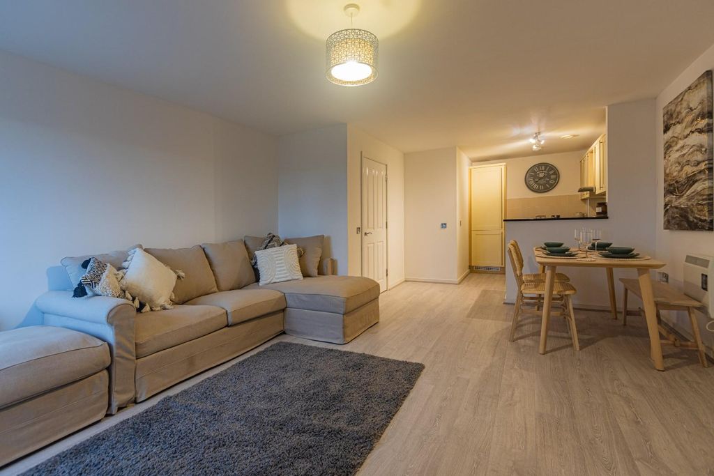 Property photo 2 of 12 Img-7.Jpg