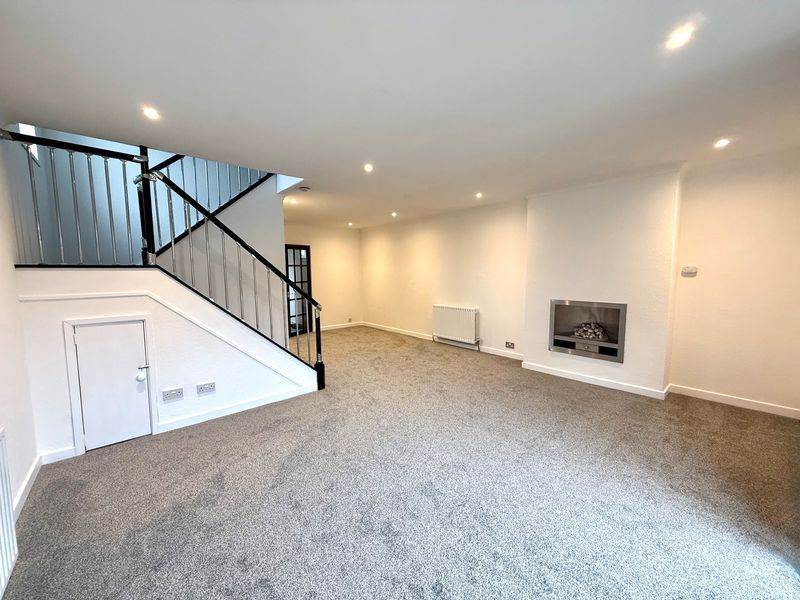 Property photo 3 of 13 Photo 6