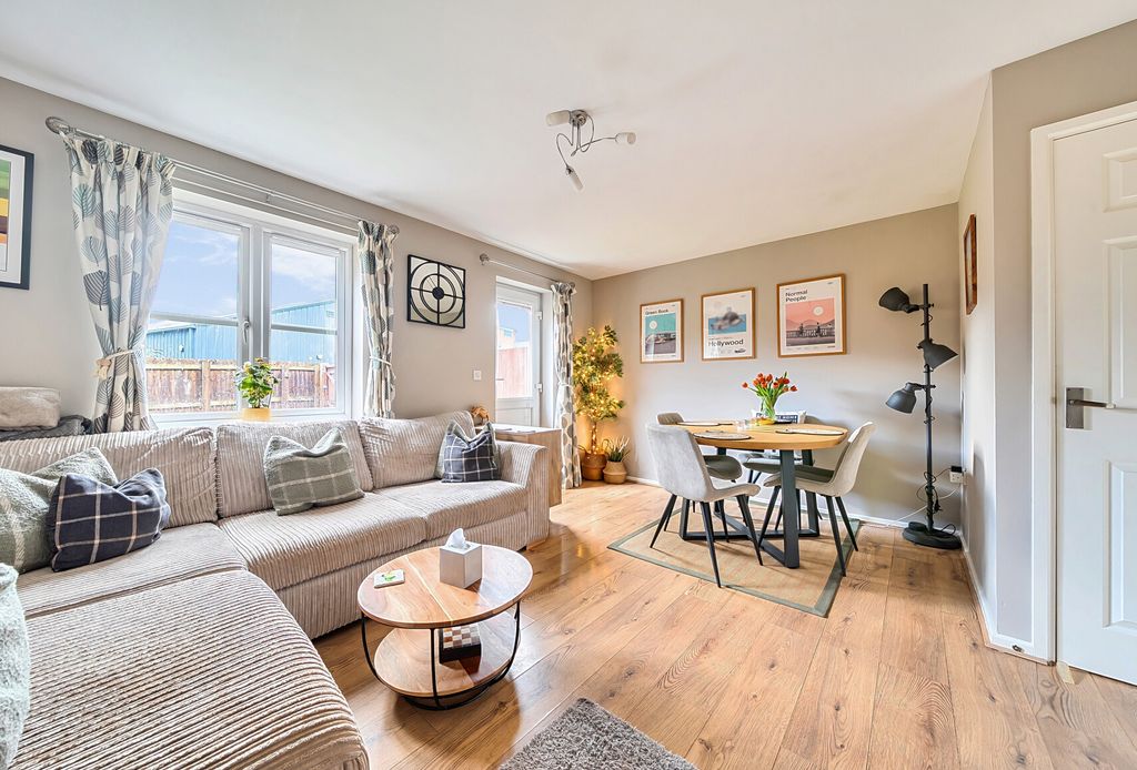 Property photo 2 of 20 Sitting/Dining Room