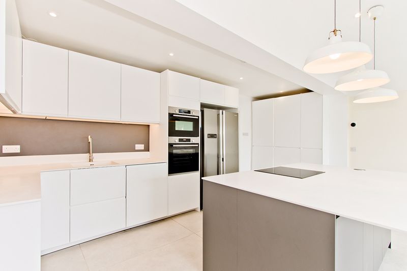 Property photo 3 of 10 Modern Kitchen