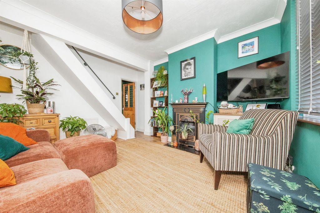 Property photo 2 of 18