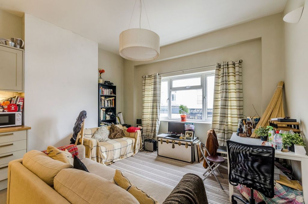 Property photo 1 of 6