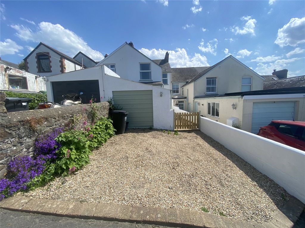 Property photo 2 of 27 Picture No. 16