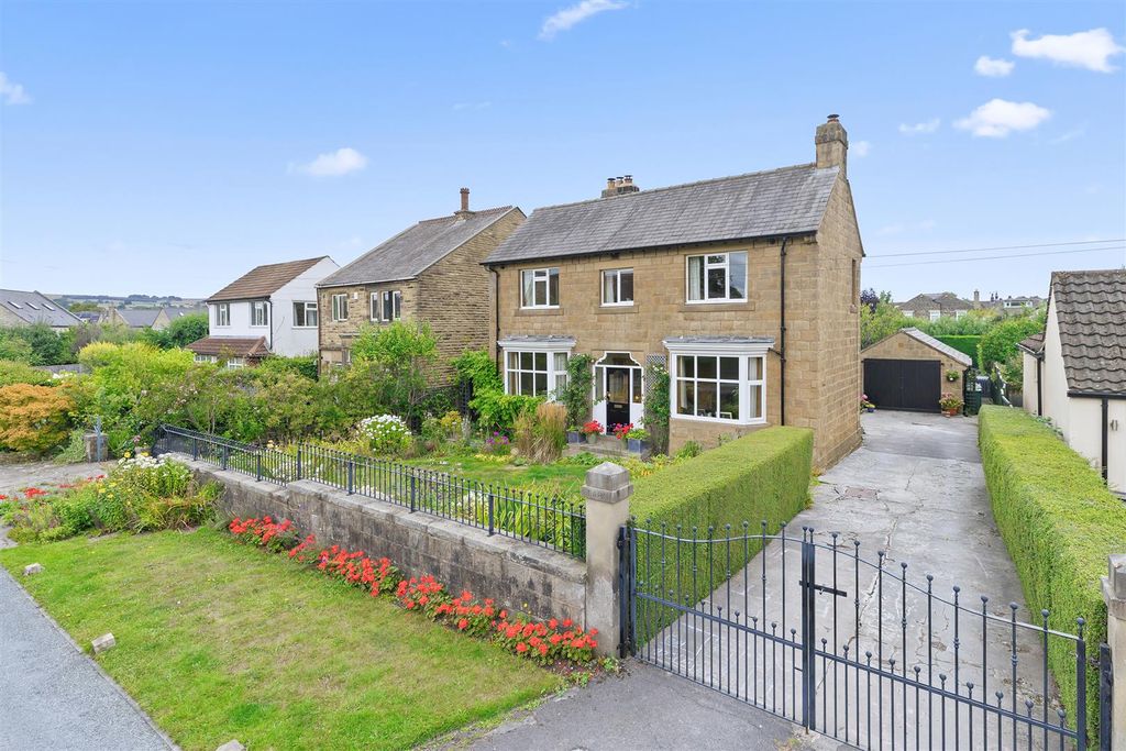 Property photo 1 of 39 Wrexham Road