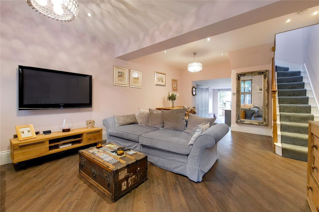 Property photo 1 of 12
