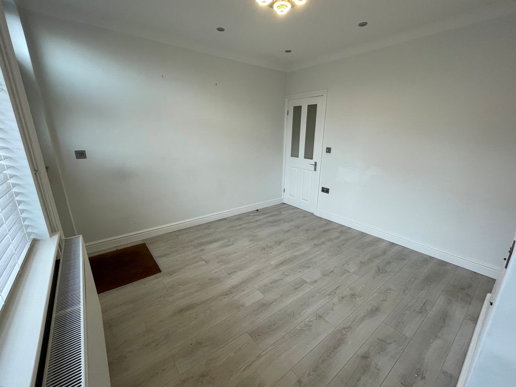 Property photo 2 of 12 Living Room