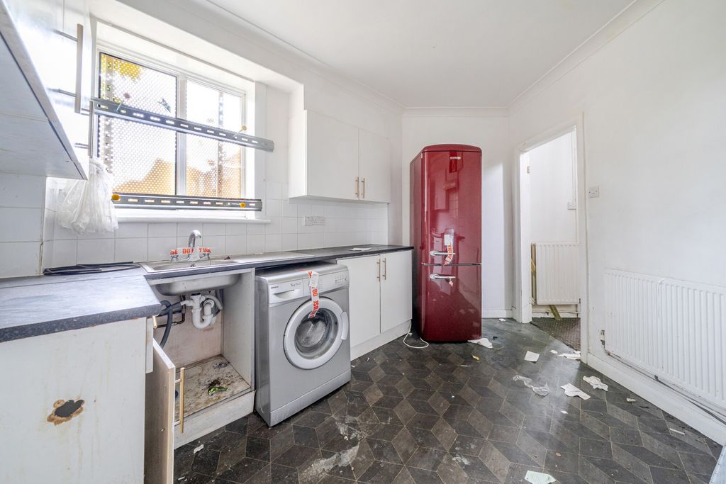 Property photo 2 of 13 Kitchen