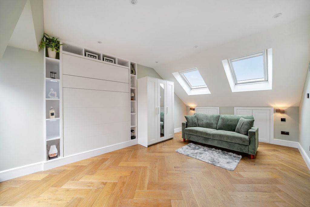 Property photo 3 of 14 1536172-1-6Ad0Cfa...