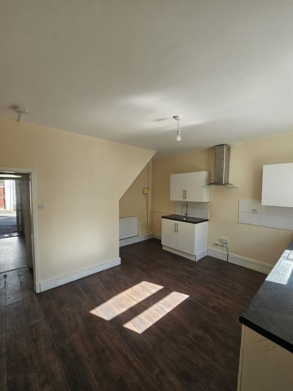 Property photo 3 of 7 64 Clayton (5)