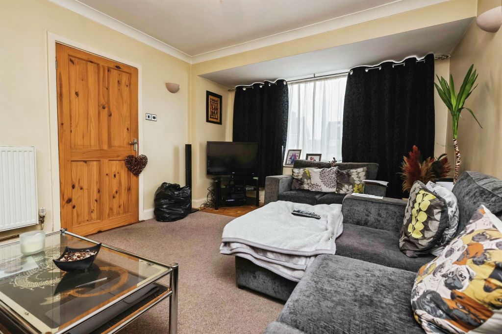 Property photo 3 of 17