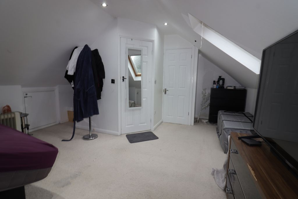 Property photo 3 of 9 Gallery