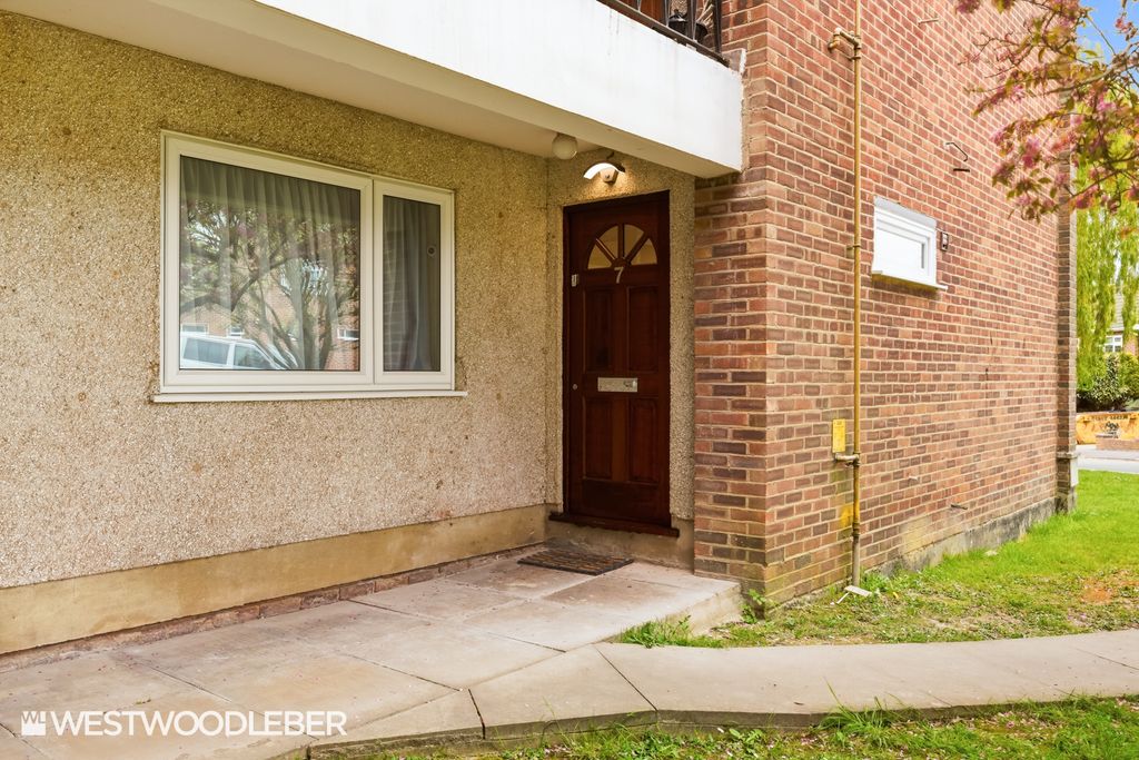 Property photo 2 of 14