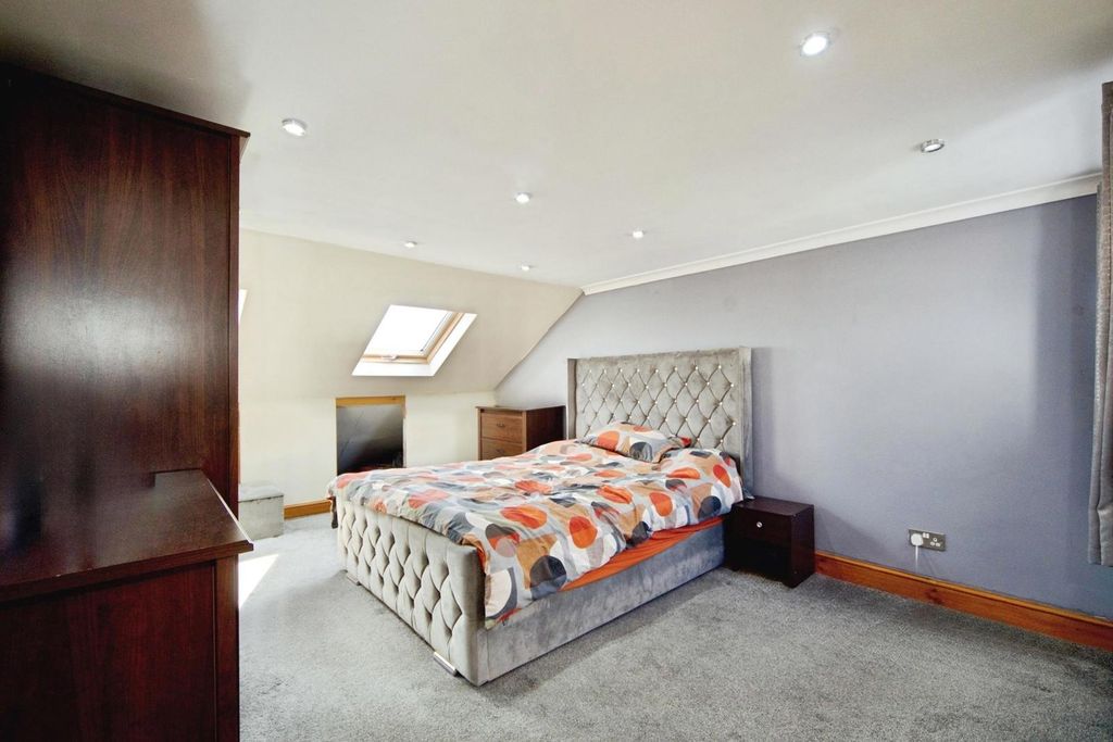 Property photo 3 of 14 Pbox-Img.Jpg