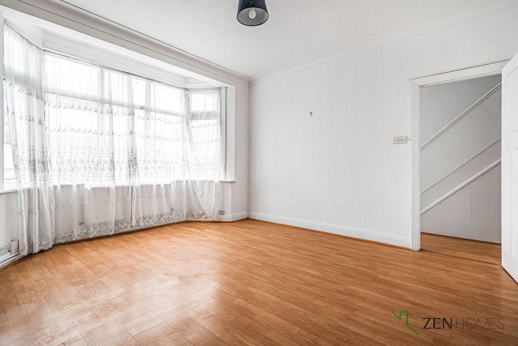 Property photo 3 of 33