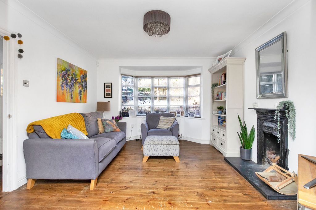 Property photo 3 of 24