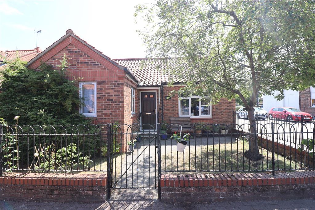 Property photo 1 of 8