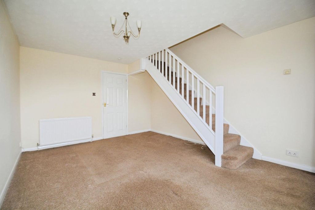 Property photo 2 of 10 Living Room