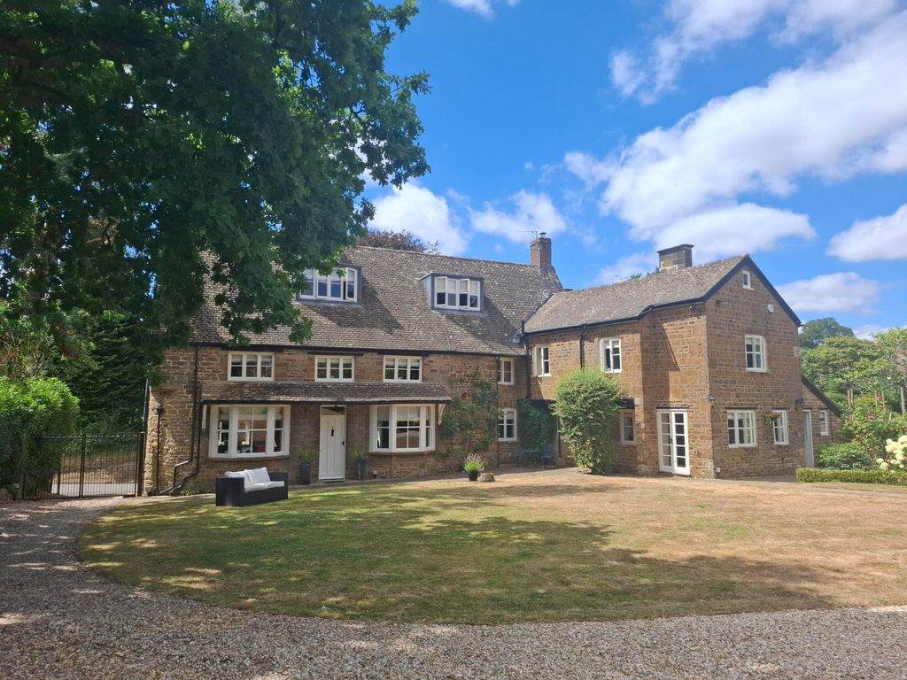 Property photo 1 of 34 Picture No. 43