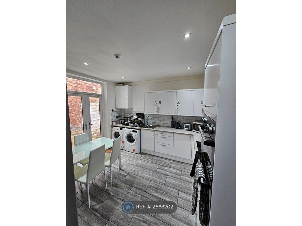 Property photo 3 of 6