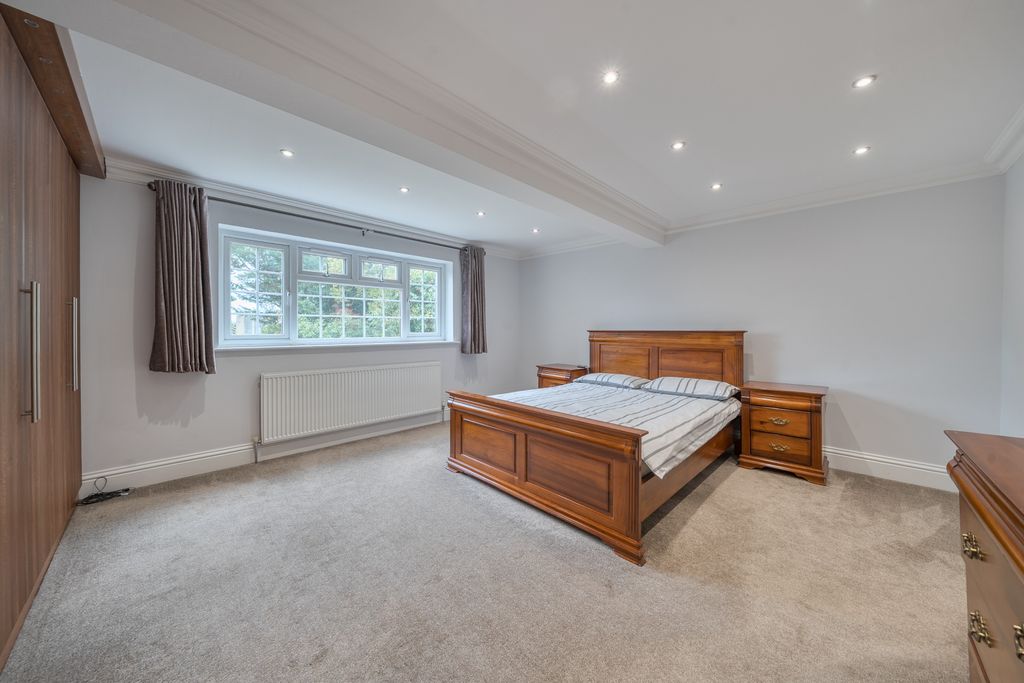 Additional image 15 of 6 bed detached house for saleNewlands Drive, Maidenhead SL6