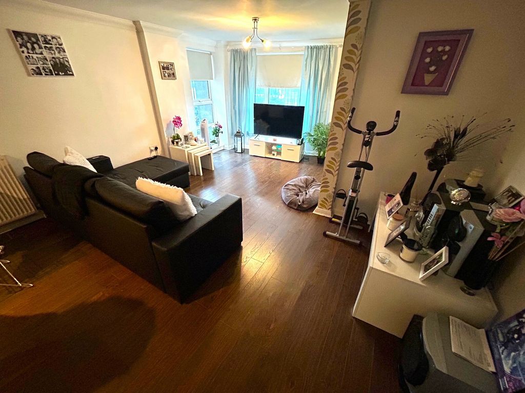 Property photo 3 of 9