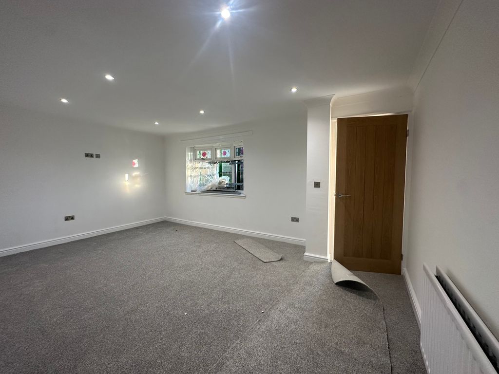 Property photo 3 of 6 Photo #3